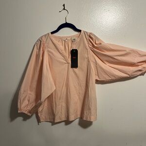 Super Cute and comfy Levi's Jordyn Top in Peach Blush